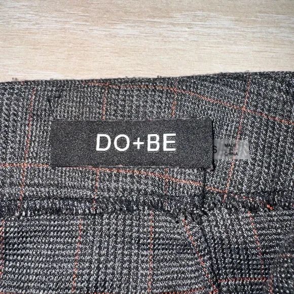 Do+Be Gray Plaid Skort with Bow Accents - Picture 3 of 4